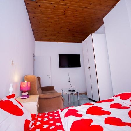 Agréable chambre sur liège avc parking et wifi gratuit Extérieur photo